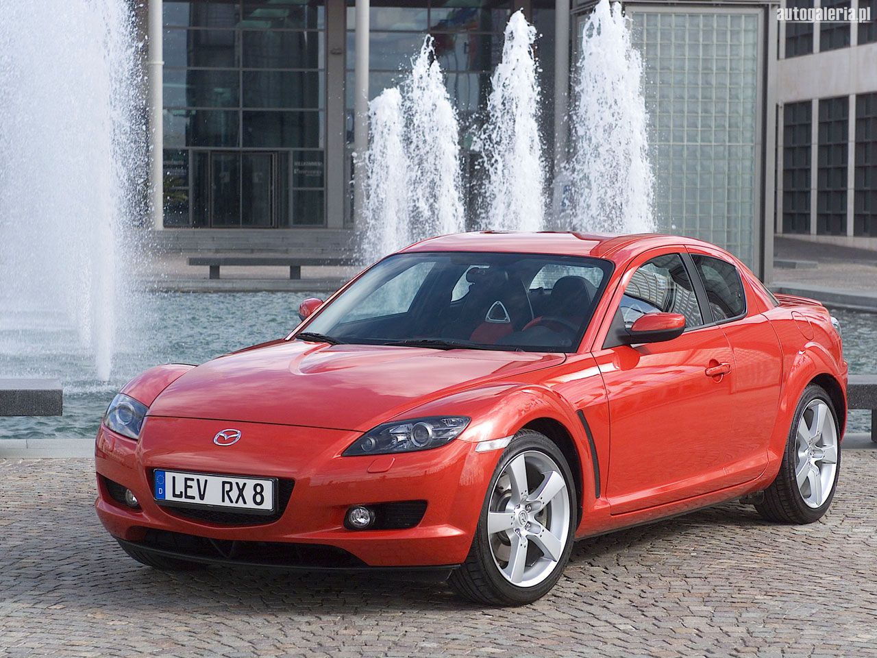 mazda_rx-8_2003_04_b.jpg